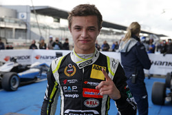 Le vainqueur Lando Norris, Carlin Dallara F317 - Volkswagen