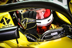 Kevin Magnussen, Renault Sport F1 Team RS16 met Halo