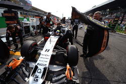 Sergio Perez, Sahara Force India F1 VJM09 op de startopstelling