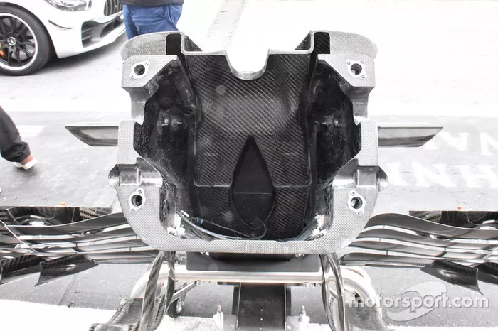Sauber C37 nose detail