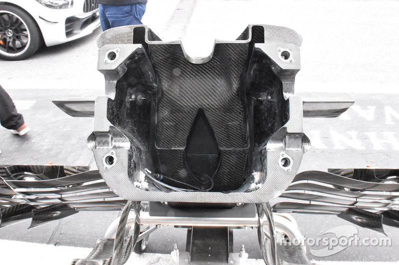 Vue détaillée du nez de la Toro Rosso STR13