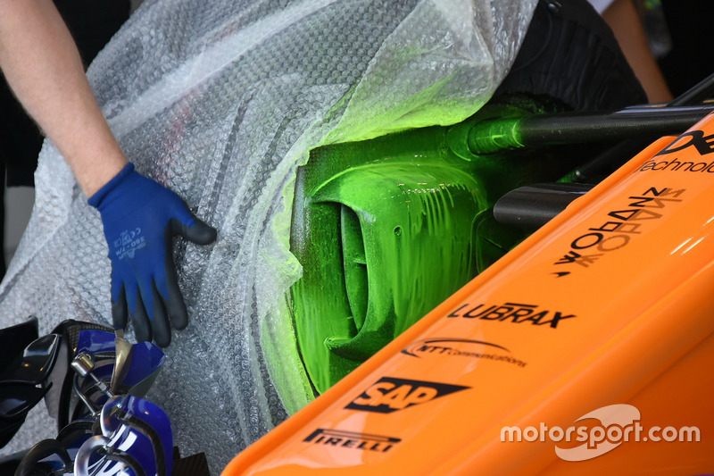 Ducto del freno delantero del McLaren MCL33