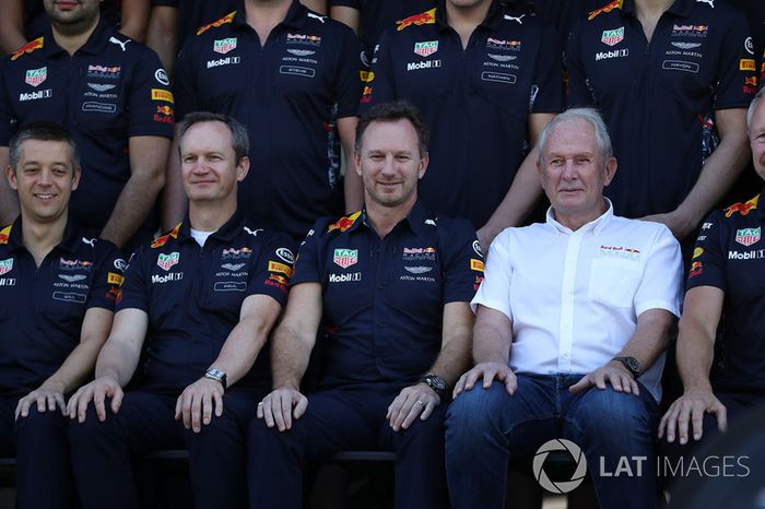 Paul Monaghan, Red Bull Racing jefe de ingenieros, Christian Horner, Red Bull Racing director y el Dr Helmut Marko, Red Bull Motorsport Consultor en la foto del equipo Red Bull Racing