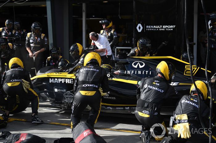 Nico Hulkenberg, Renault Sport F1 Team R.S. 18 pit stop