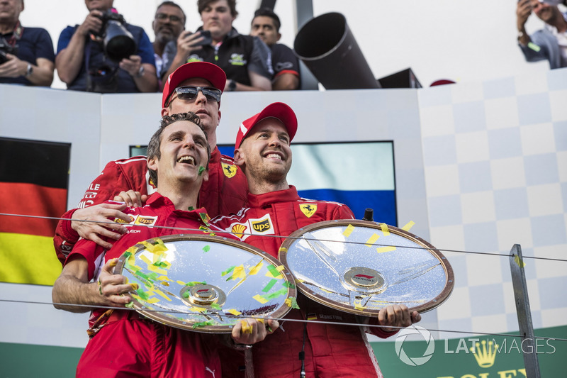 Inaki Rueda, Ferrari Race Strategist, Sebastian Vettel, Ferrari and Kimi Raikkonen, Ferrari celebrat