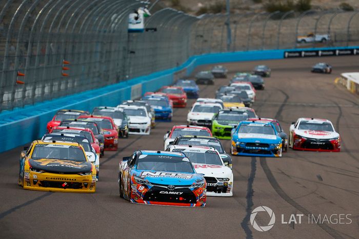 Kyle Busch, Joe Gibbs Racing, Toyota Camry NOS