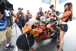 MotoGP 2017 Motogp-malaysian-gp-2017-pol-espargaro-red-bull-ktm-factory-racing