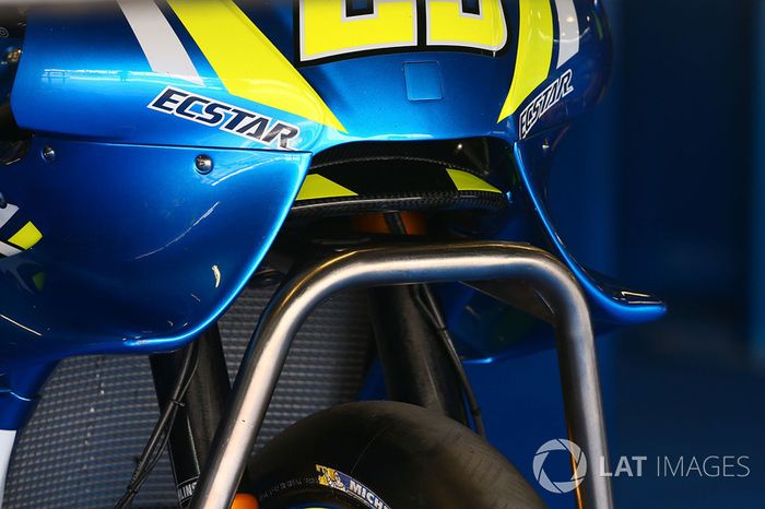Detalle de las alas de la moto del Team Suzuki MotoGP