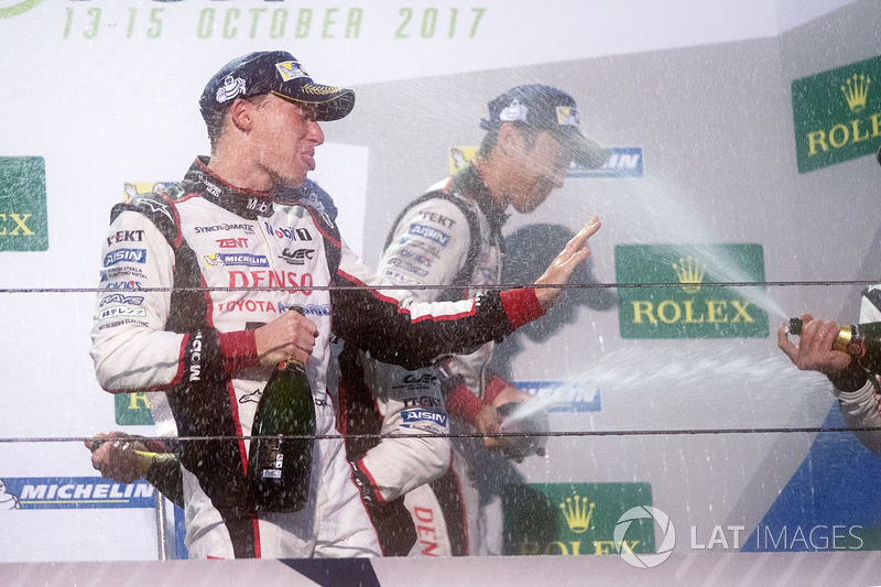 Podium : le vainqueur Anthony Davidson, Toyota Gazoo Racing