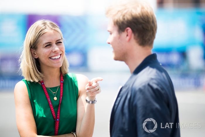 La presentadora de TV Nicki Shields con Nico Rosberg