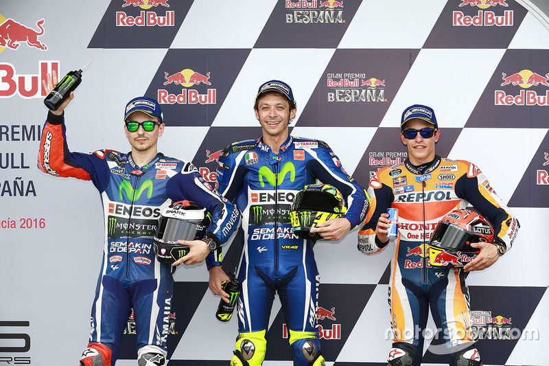 Ganador de la pole Valentino Rossi, Yamaha Factory Racing, segundo lugar Jorge Lorenzo, Yamaha Facto