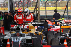 Kimi Raikkonen, Ferrari con su compañero, Sebastian Vettel, Ferrari en el parc ferme