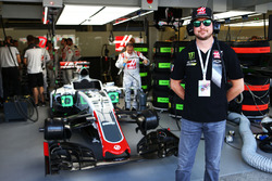Курт Буш, пілот NASCAR з Haas F1 Team