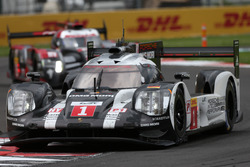 #1 Porsche Team Porsche 919 Hybrid: Timo Bernhard, Mark Webber, Brendon Hartley