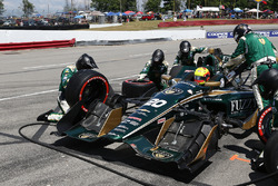 Spencer Pigot, Ed Carpenter Racing Chevrolet, pit action