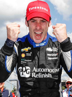 Race winner Simon Pagenaud, Team Penske Chevrolet
