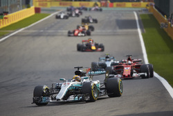 Lewis Hamilton, Mercedes AMG F1 W08, Sebastian Vettel, Ferrari SF70H, Valtteri Bottas, Mercedes AMG