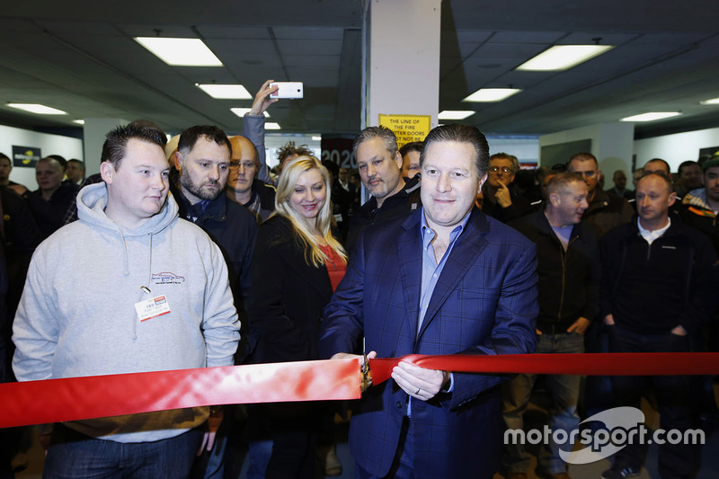  Zak Brown, Vorsitzender von Motorsport Network, eröffnet die Autosport International Show 2017