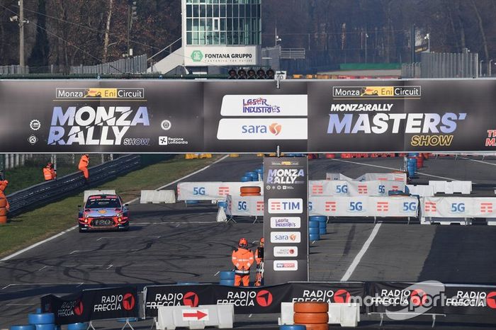 Acción en pista del Monza Rally Show