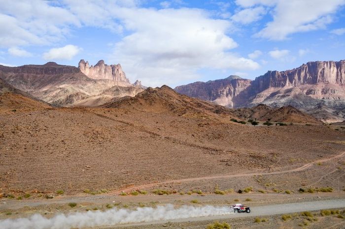 #305 JCW X-Raid Team: Carlos Sainz, Lucas Cruz