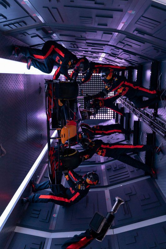 Red Bull Zero-G pit stop
