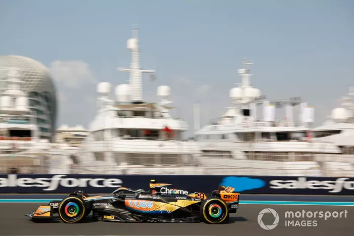 マクラーレンは2021年からは最終戦で特別カラーリングを実施しており、今回は女性アーティストのヌジュッド・アル・オタイビがデザインを担当した。