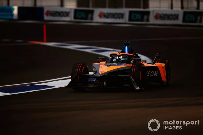 Sam Bird, equipo NEOM McLaren de Fórmula E, e-4ORCE 04