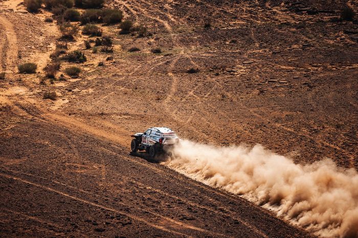 #217 X-raid Mini JCW Team Mini John Cooper Works Rally Plus: Krzysztof Hołowczyc, Łukasz Kurzeja