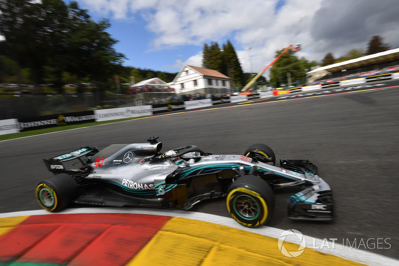 1. Льюис Хэмилтон, Mercedes AMG F1 W09 – 1:58.179
