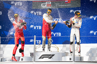 Podyum: Yarış galibi Leonardo Pulcini, Campos Racing, 2. Nikita Mazepin, ART Grand Prix, 3. Anthoine Hubert, ART Grand Prix