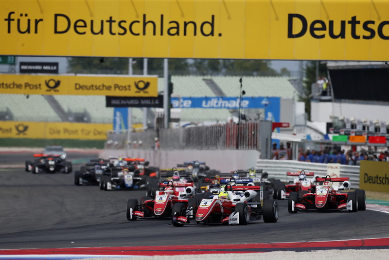Le départ, Mick Schumacher, PREMA Theodore Racing Dallara F317 - Mercedes-Benz est en tête
