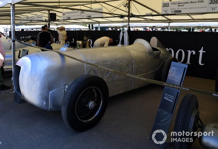 Mercedes Benz