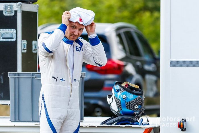 Valtteri Bottas prova la Ford Fiesta WRC del team M-Sport