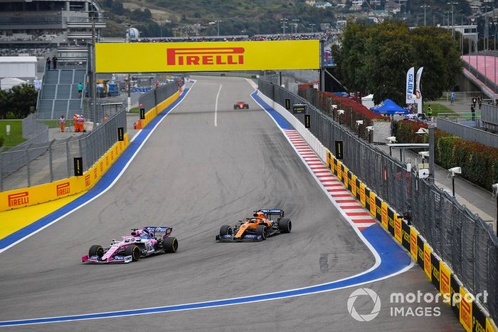 Sergio Pérez, Racing Point RP19, Carlos Sainz Jr., McLaren MCL34