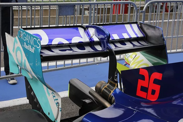 Asa traseira da Toro Rosso STR14