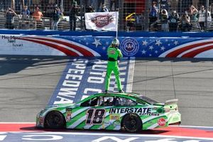 Race Winner Kyle Busch, Joe Gibbs Racing, Toyota Camry Interstate Batteries