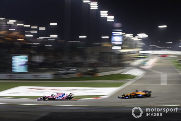Sergio Pérez, Racing Point RP20, Carlos Sainz Jr., McLaren MCL35