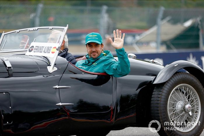 Fernando Alonso, Aston Martin F1 Team durante el desfile de pilotos