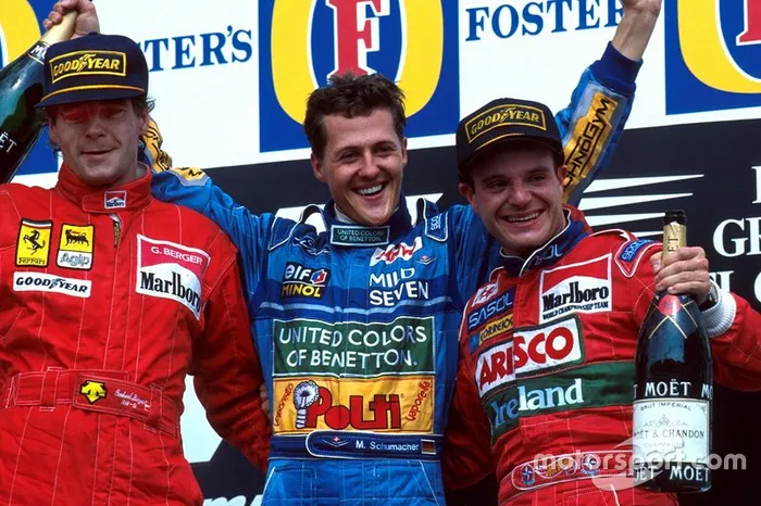 Pódio do GP do Pacífico: Gerhard Berger, McLaren, Michael Schumacher, Benetton, e Rubens Barrichello, Jordan