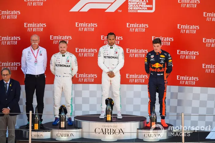 Podyum: Dr Dieter Zetsche, CEO, Mercedes Benz, 2. Valtteri Bottas, Mercedes AMG F1, yarış galibi Lewis Hamilton, Mercedes AMG F1, 3. Max Verstappen, Red Bull Racing
