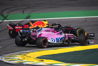 Aanrijding Max Verstappen, Red Bull Racing RB14 en Esteban Ocon, Racing Point Force India VJM11