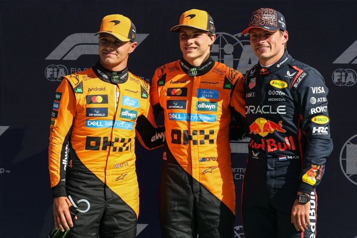 Lando Norris, McLaren, Oscar Piastri, McLaren, Max Verstappen, Red Bull Racing