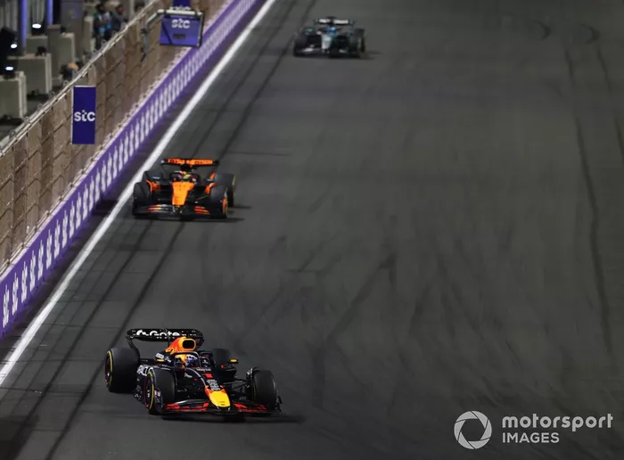 Oscar Piastri, McLaren, Max Verstappen, Red Bull Racing, George Russell, Mercedes