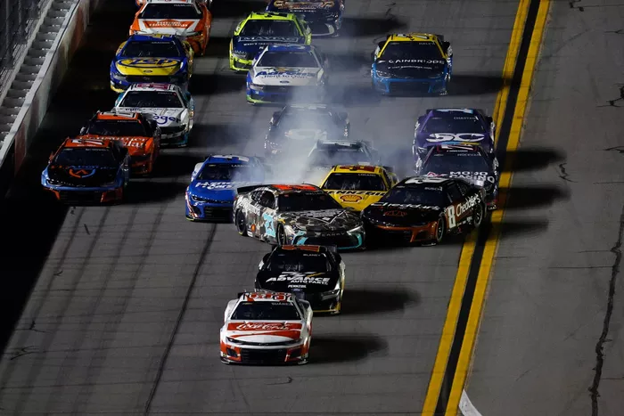 Bubba Wallace, 23XI Racing Toyota, Kyle Busch, Richard Childress Racing Chevrolet
