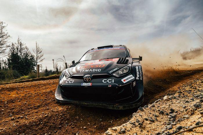 Такамото Кацута, Аарон Джонстон, Toyota Gazoo Racing Wrt Toyota Gr Yaris Rally1
