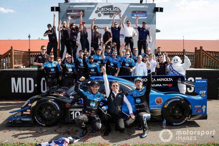 #10 Wayne Taylor Racing Acura ARX-05 Acura DPi: Ricky Taylor, Filipe Albuquerque