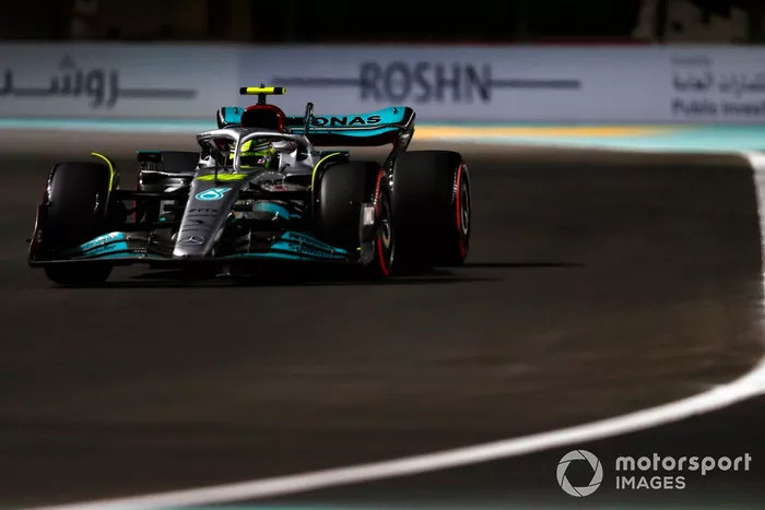 Lewis Hamilton, Mercedes W13