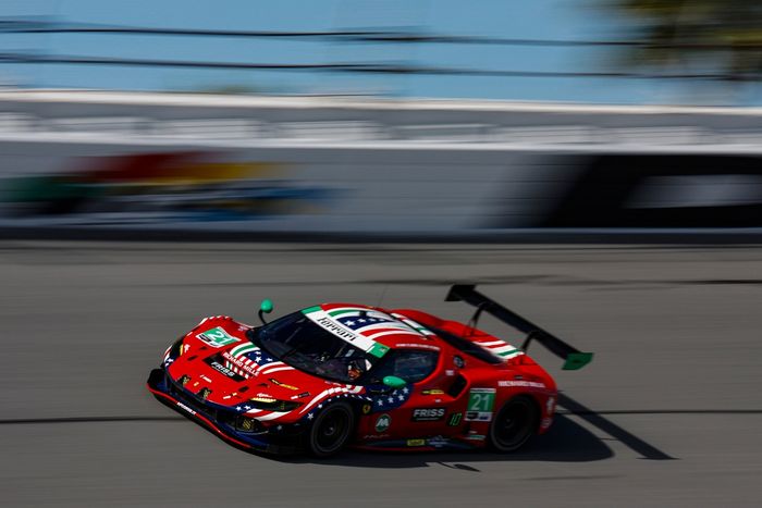 #21 AF Corse USA Ferrari 296 GT3 EVO: Simon Mann, Lilou Wadoux Ducellier, Antonio Fuoco, Tommaso Mosca