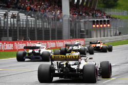 Карлос Сайнс-мол., Renault Sport F1 Team R.S. 18