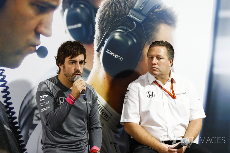 Fernando Alonso, McLaren, Zak Brown, Director ejecutivo McLaren Technology Group, en conferencia de prensa